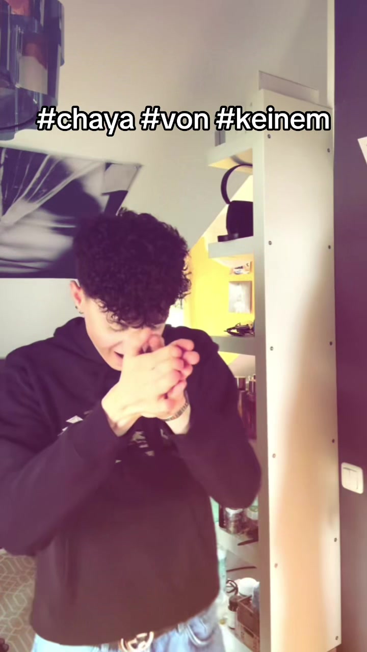 @julian⋆¥⭒¡˚。٠࣪⭑