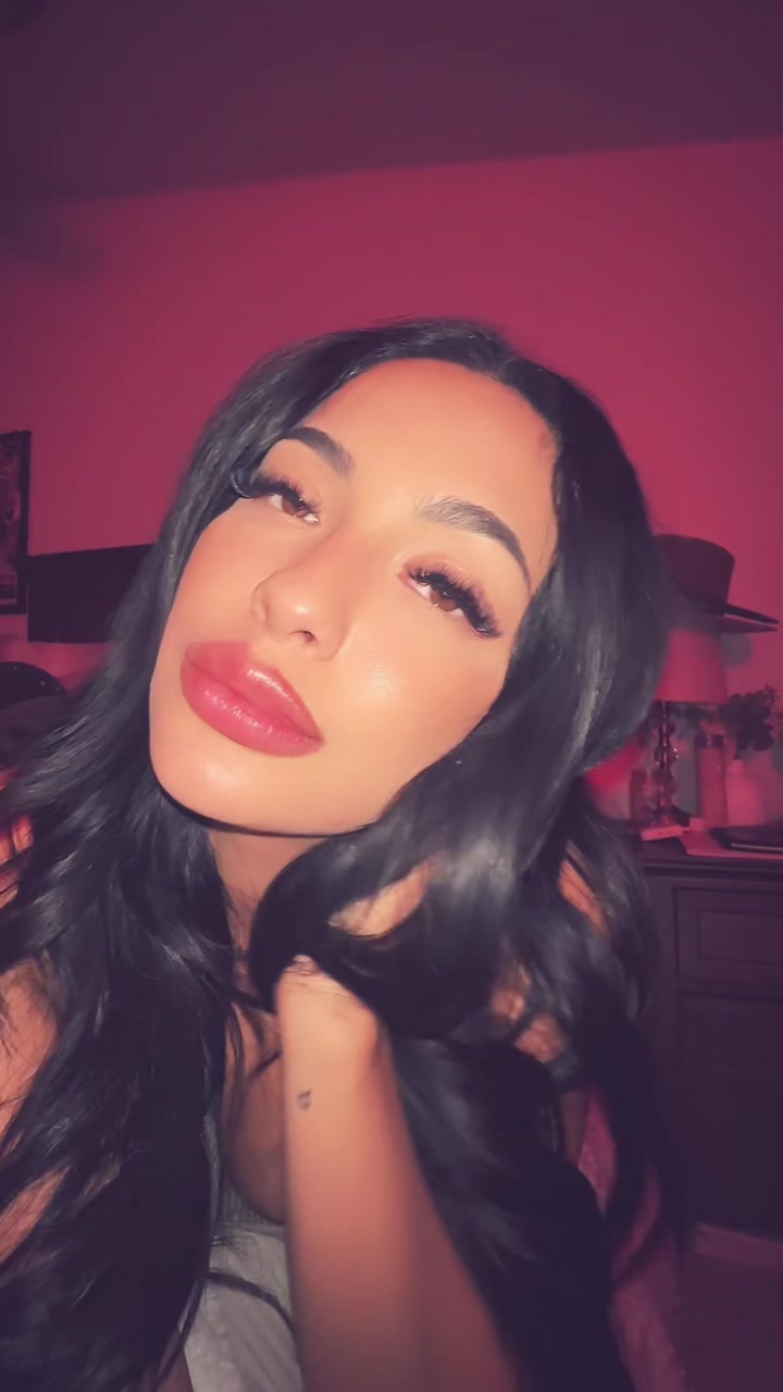 @Rikki Rae🎀