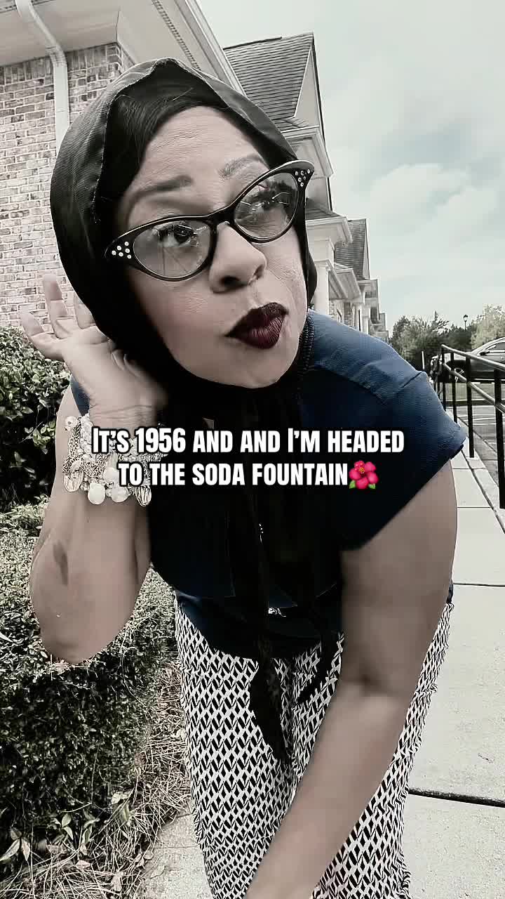 @TheVintageBelle
