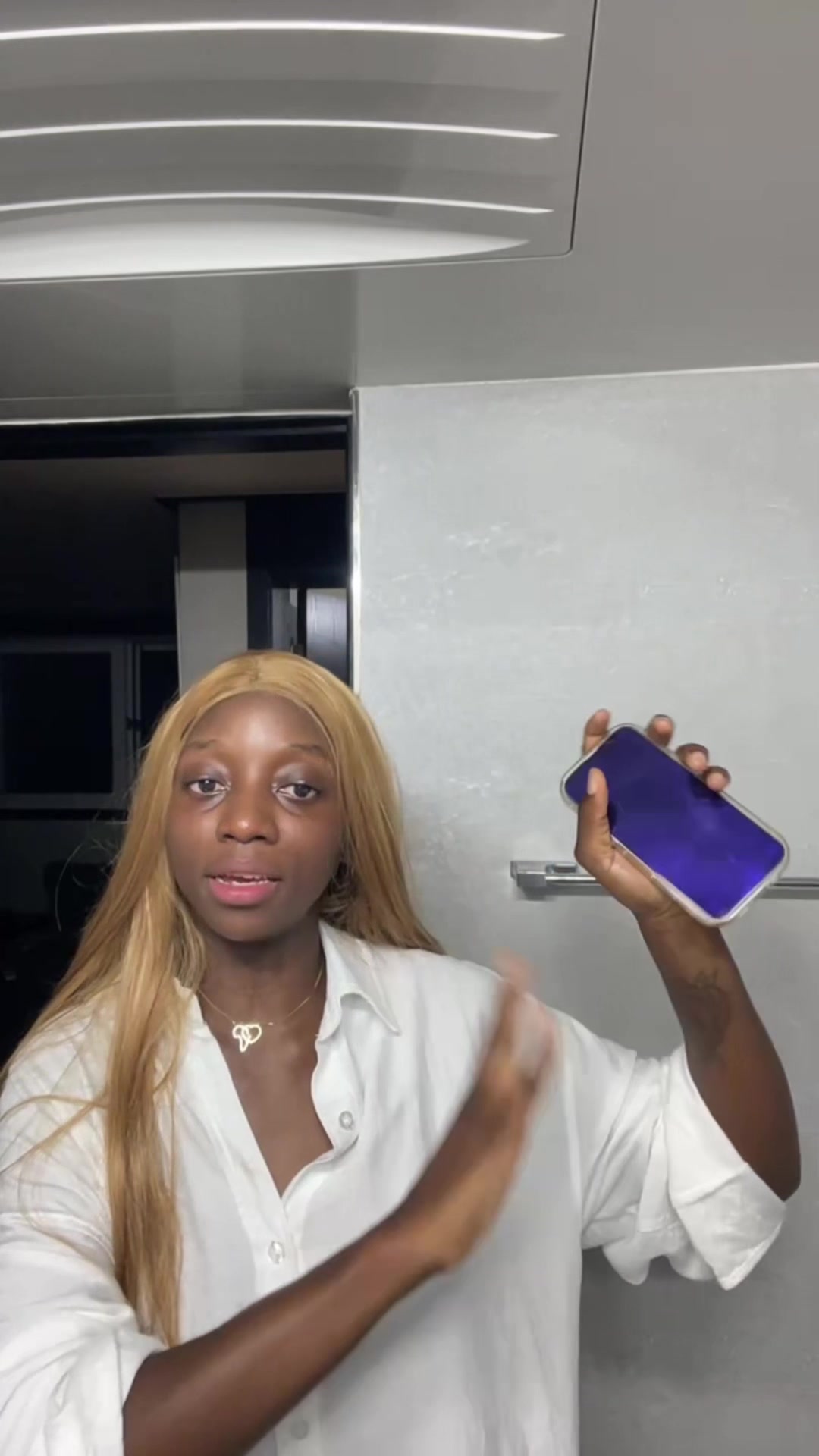 @ÉMILIE MIKOUATA 🦋🇬🇦🇰🇷