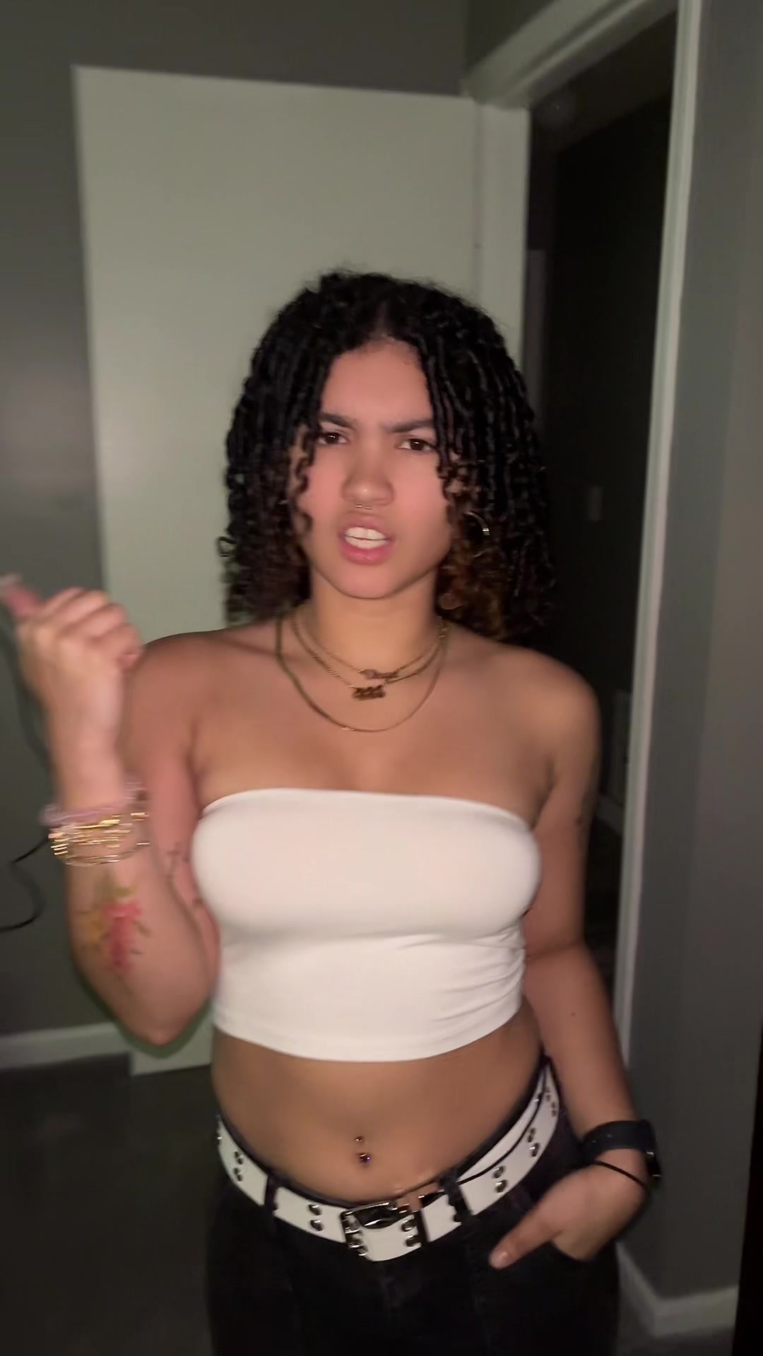 @???