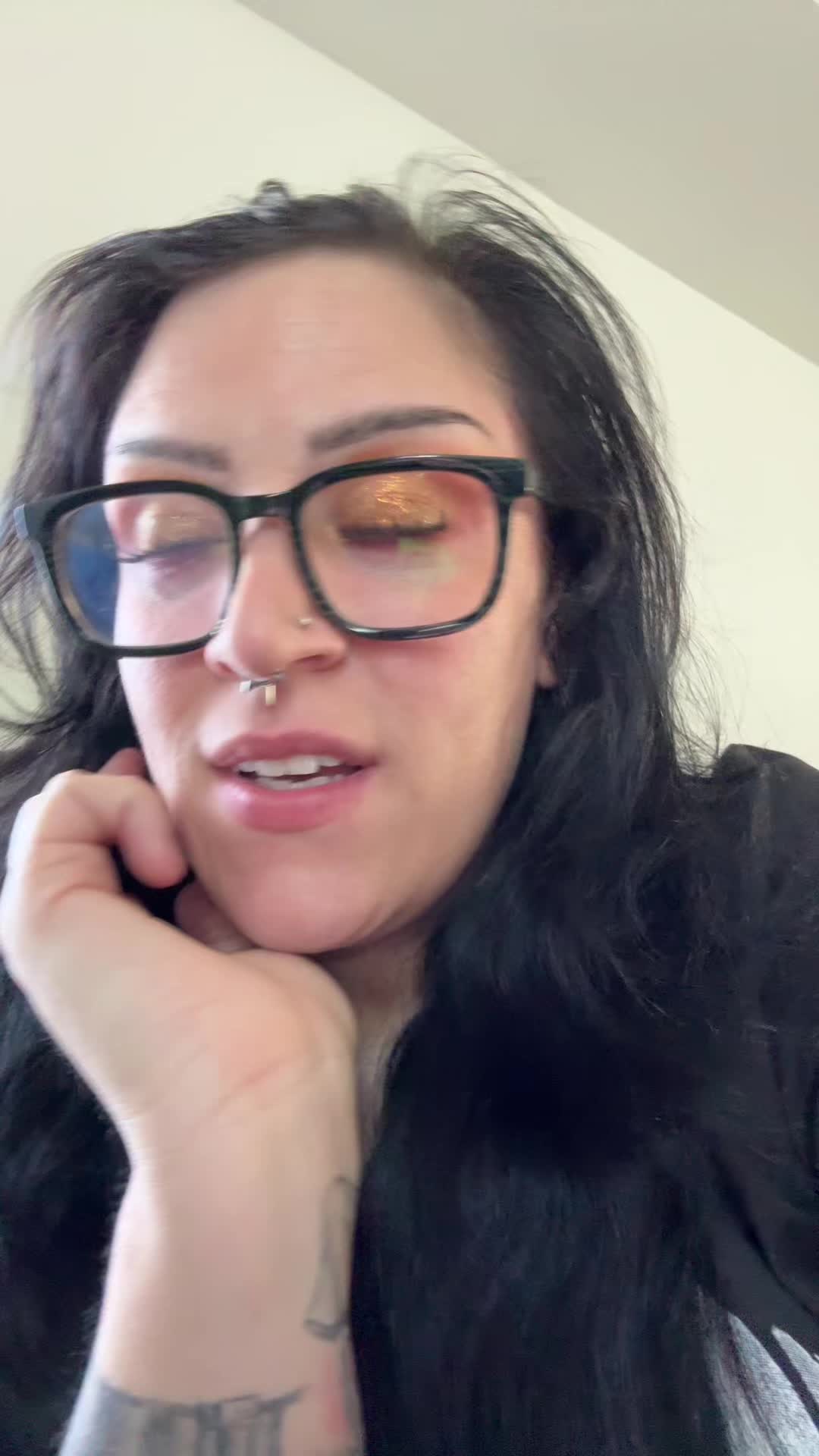 @yourlesbianwitchmom