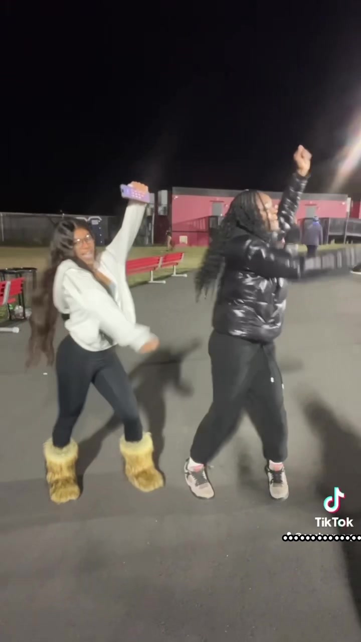 @AK.MF