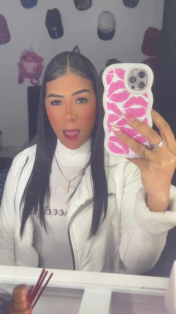 @Stefany Bella