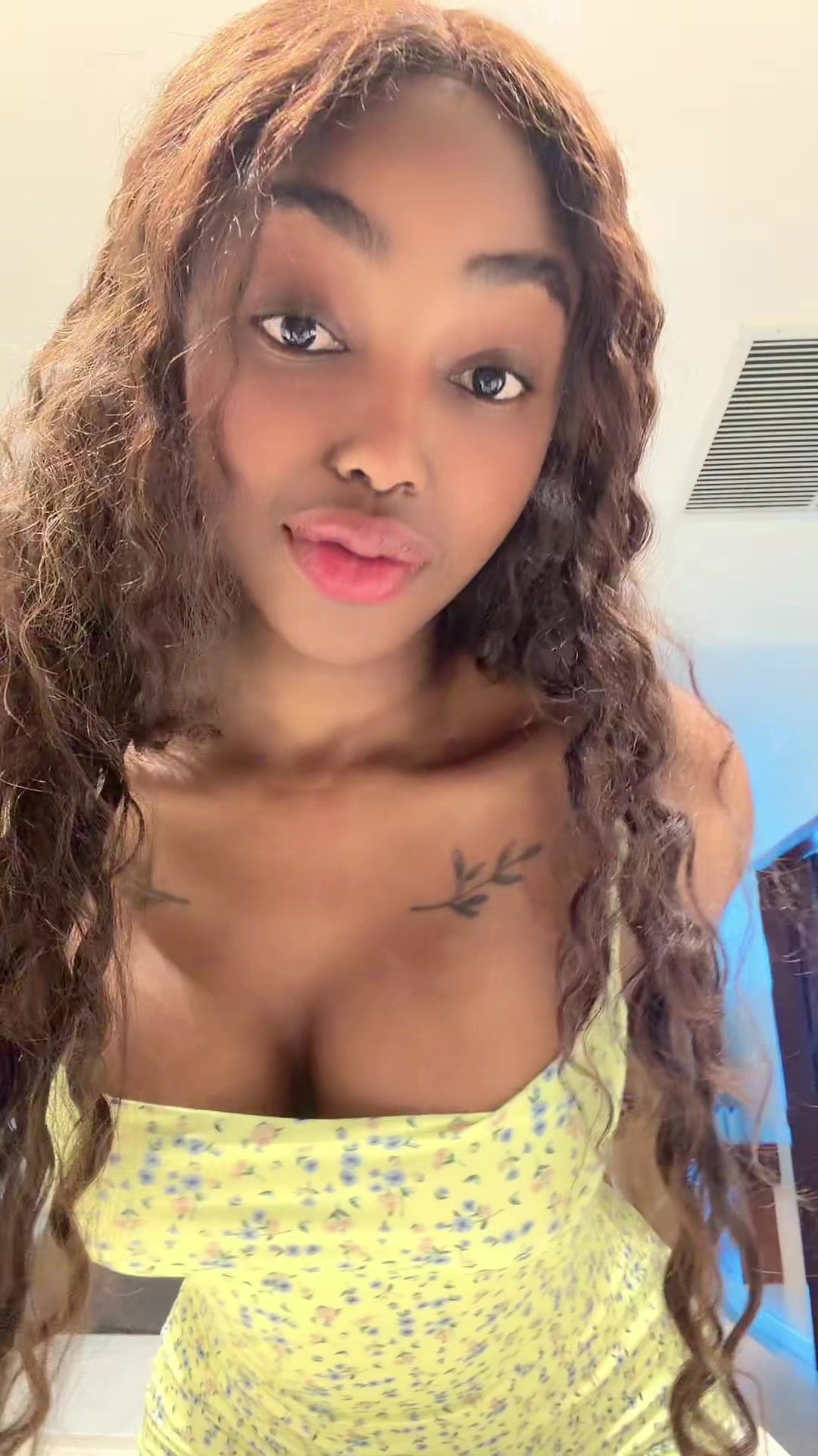 @Ebonypreciousss