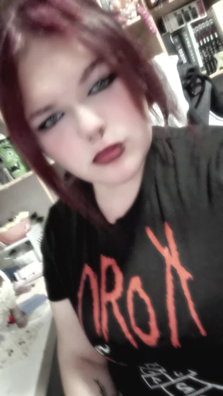 @{&bull;□&bull;}