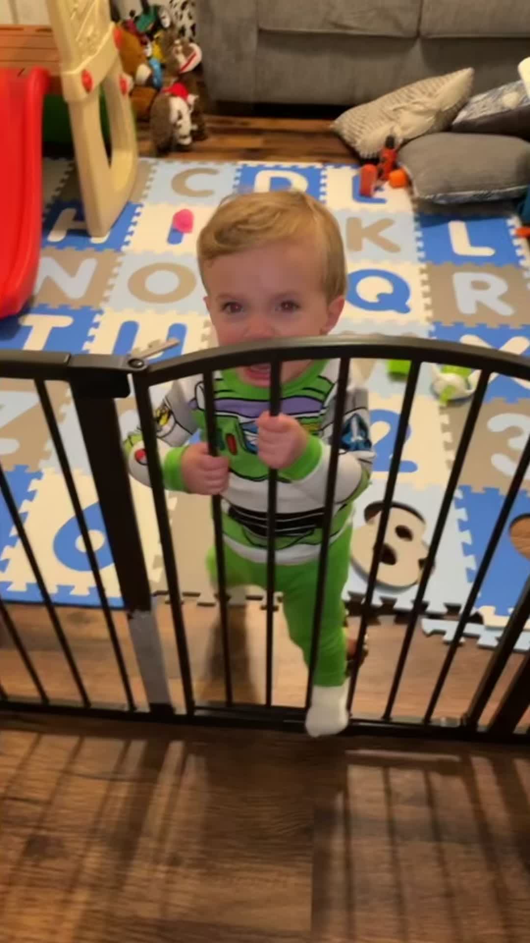 @lnterestingbaby28