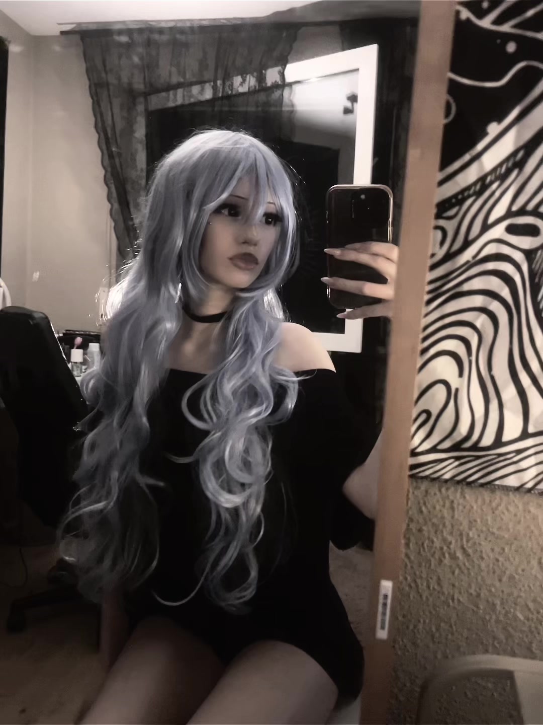 @⊝