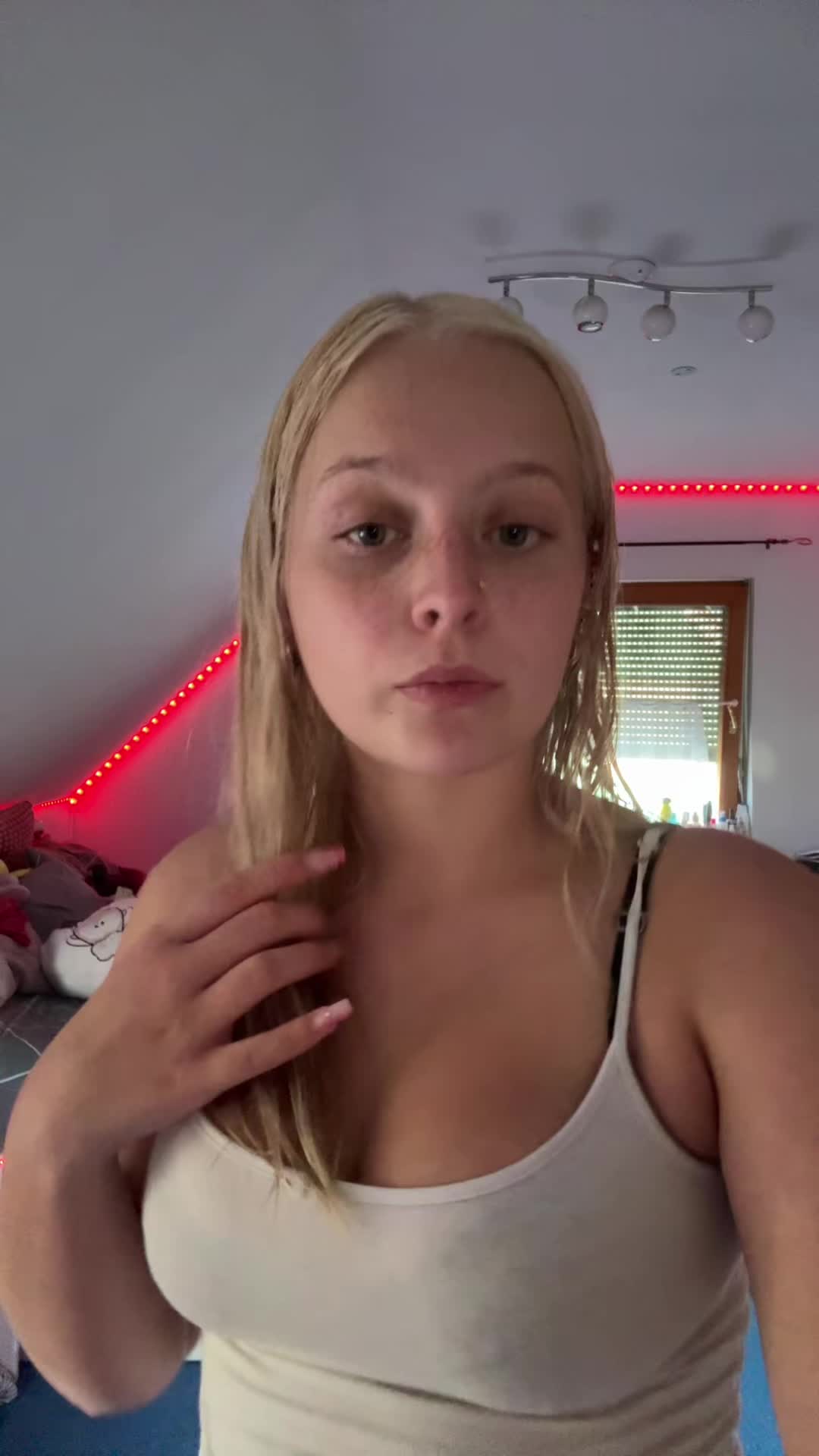 @𝐟𝐫𝐚𝐧𝐳𝐢🫧