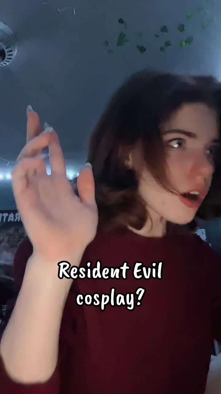 @Kat😸❤️💙