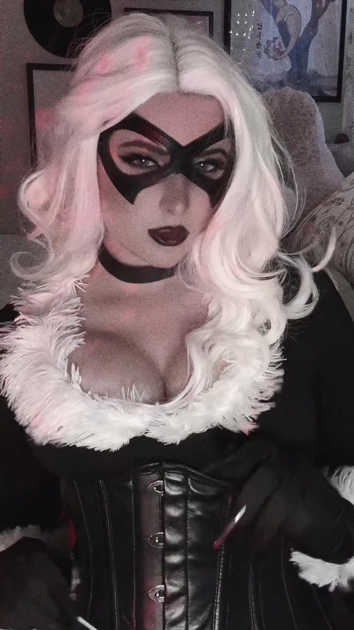 @charliesewscosplays