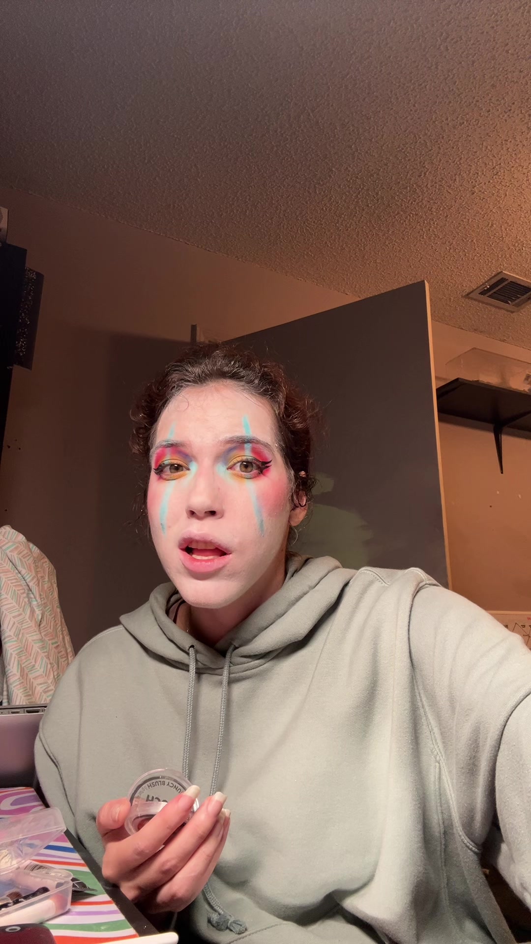 @_thatclowngirl_