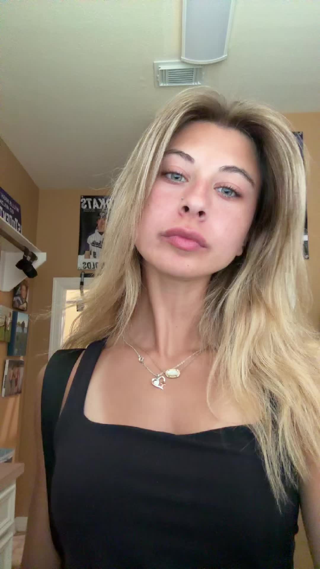 @laniebug789