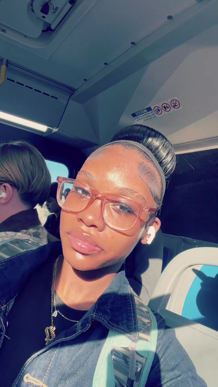@A B I G A &Euml; L L E