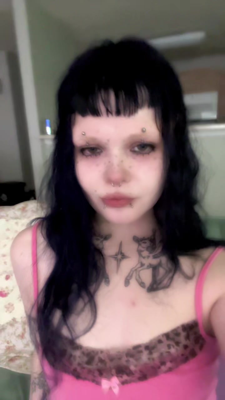 @kneesock