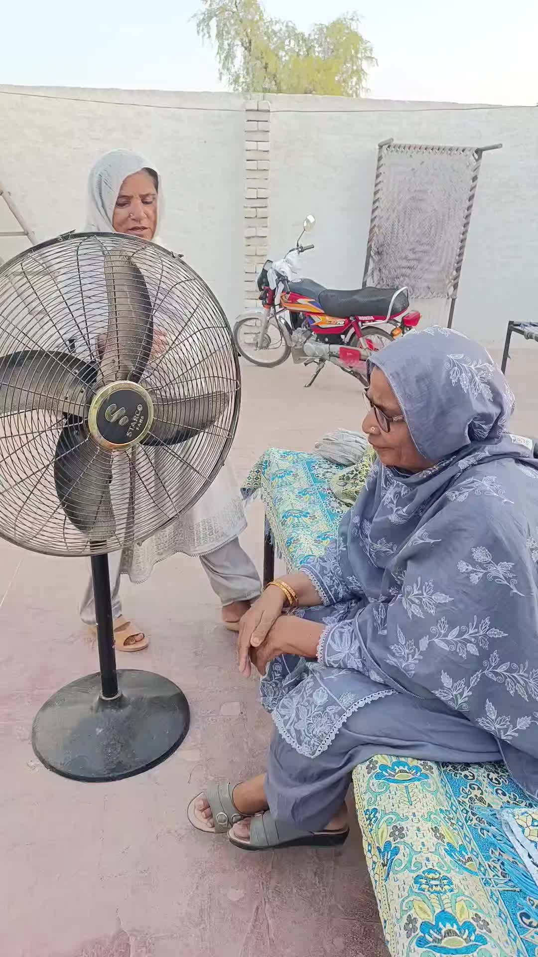 @HappyDesiFamily