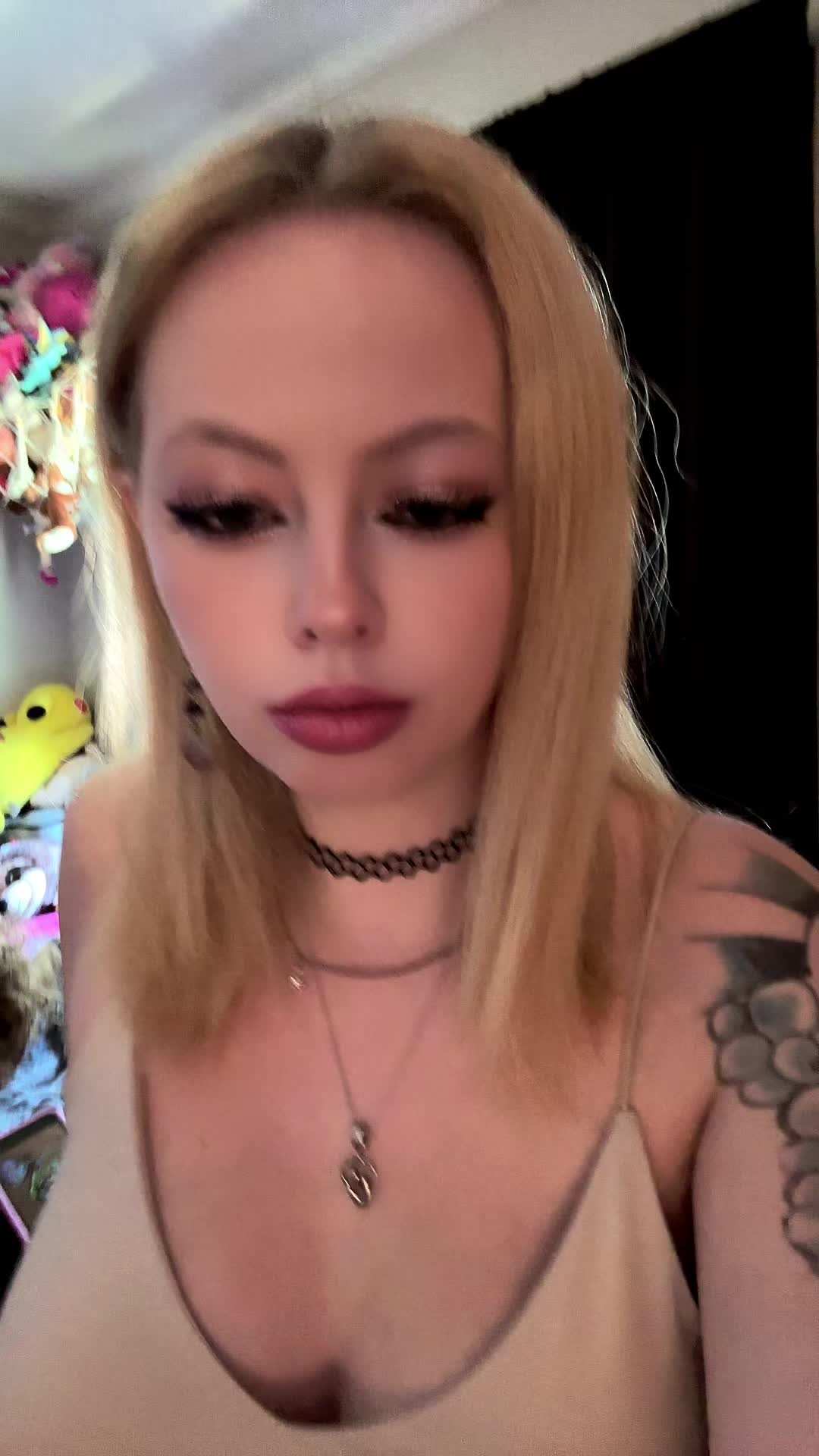 @Goth Angel Sinner ๐ฃ