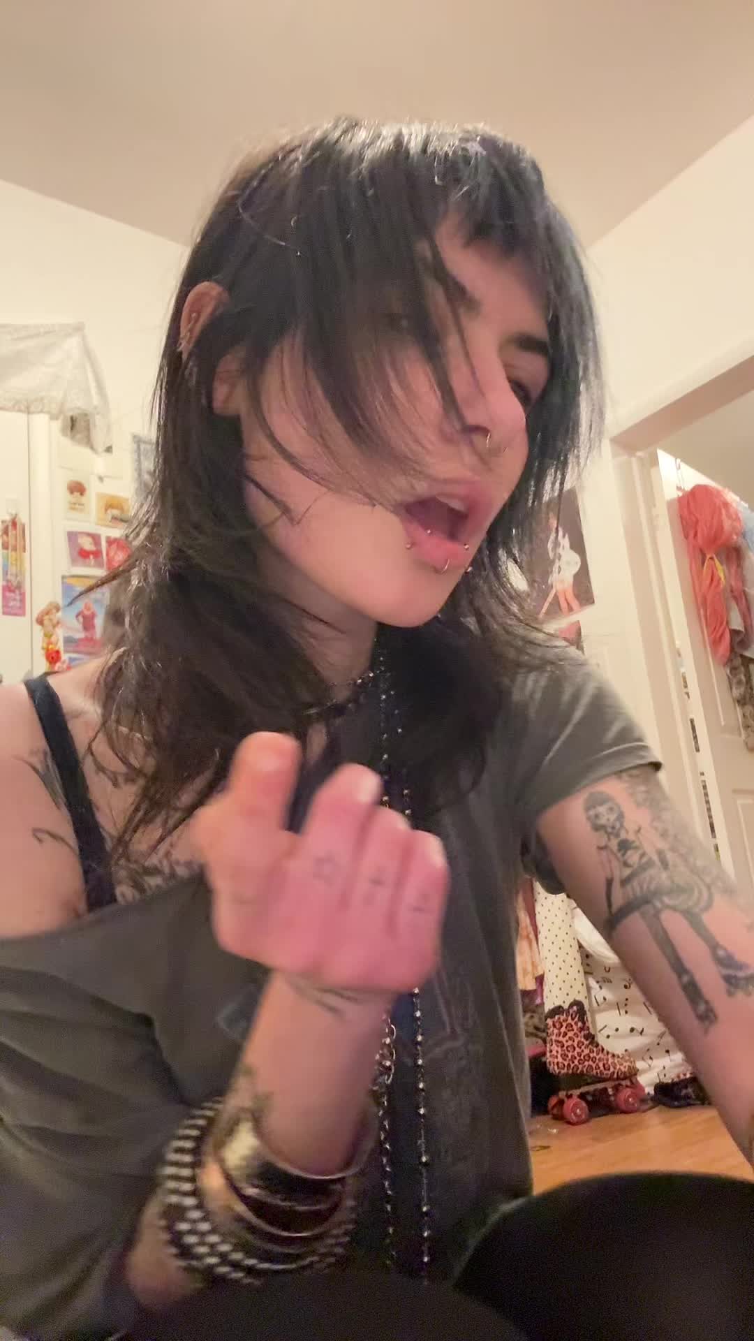 @n0time2flirt