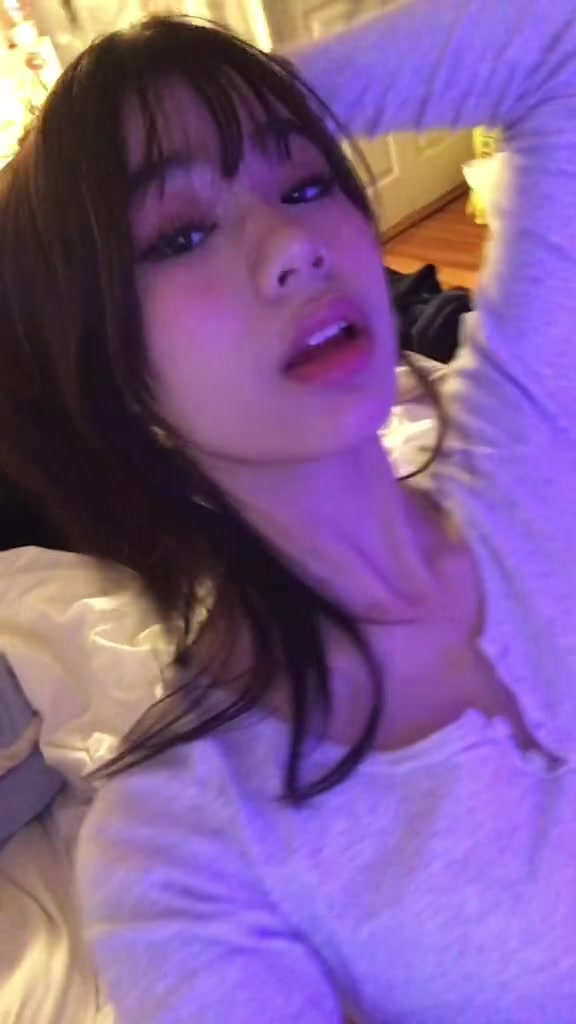 @:3