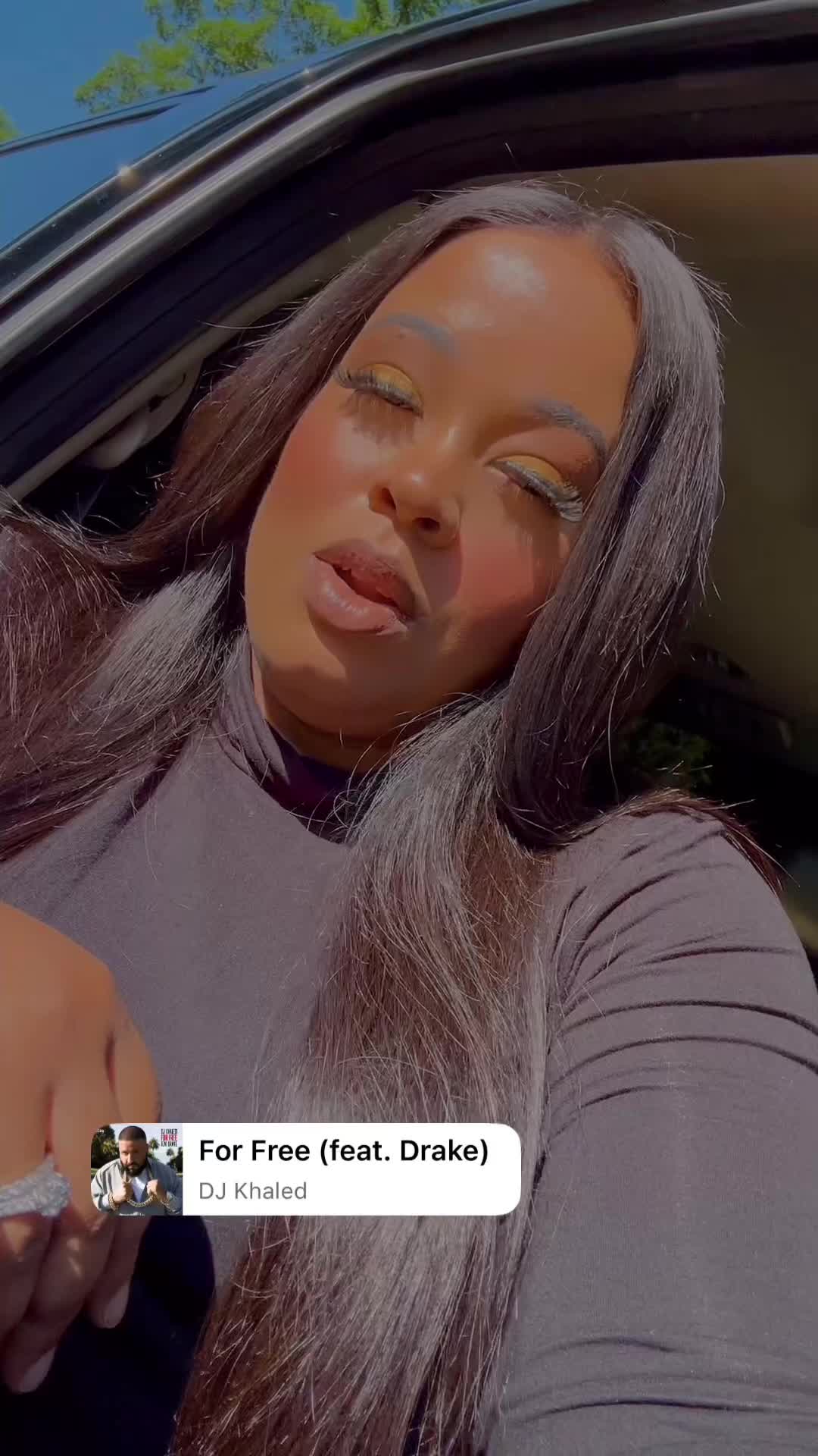 @MiMi 🎨🦋👑🦄