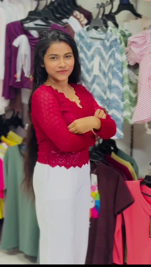 @• New Fashion Corner