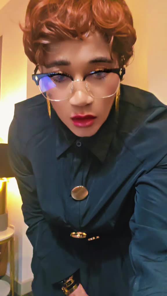@Demi