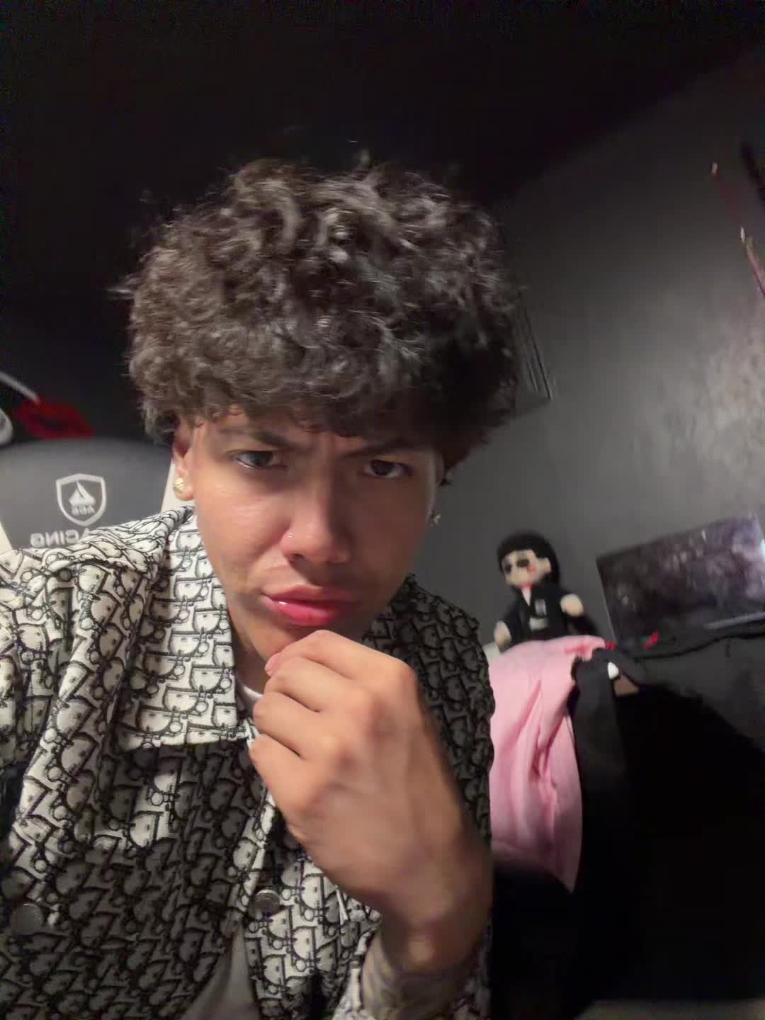 @Nando ꨄ