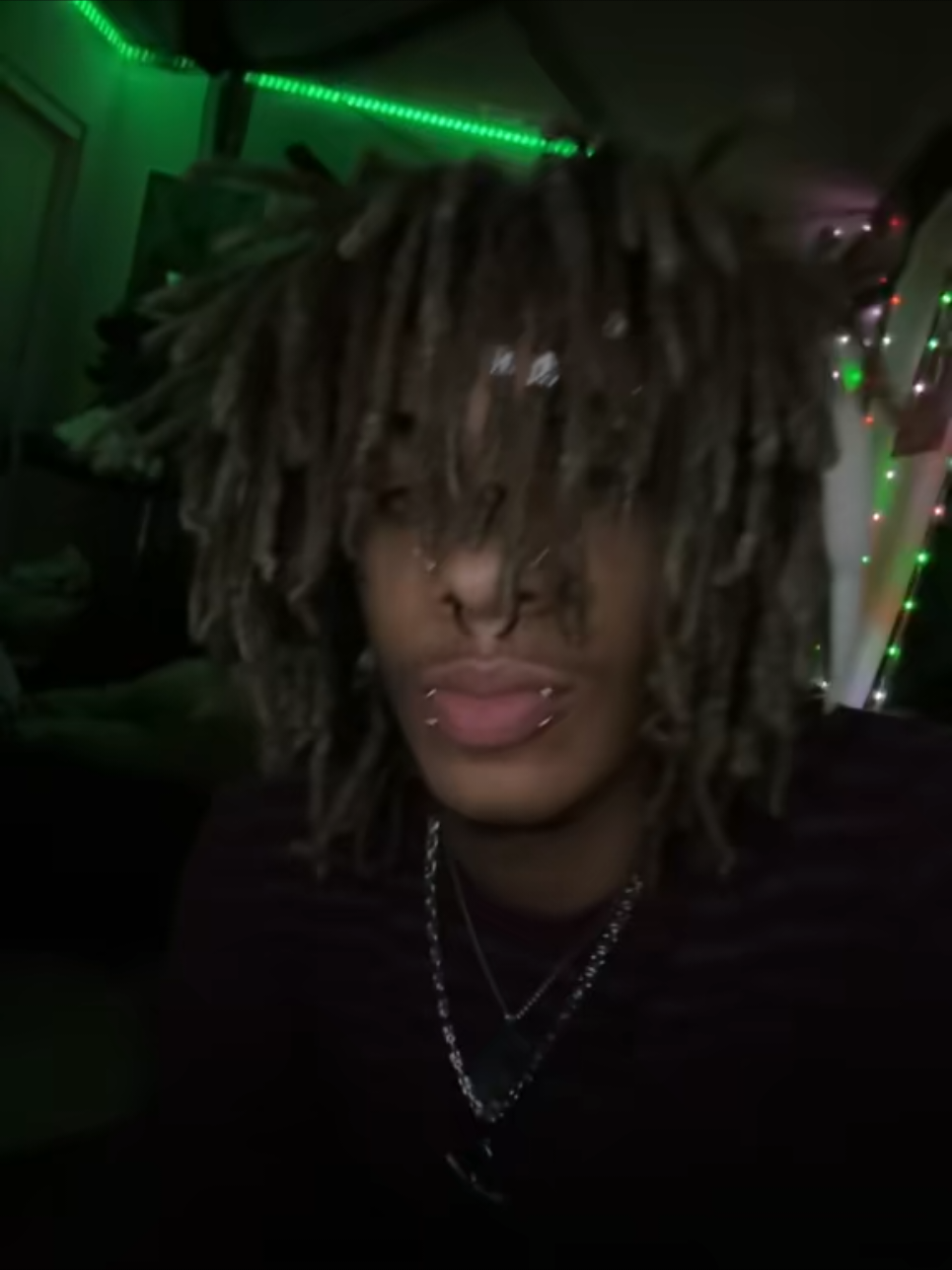 @AK ✝️ ♧