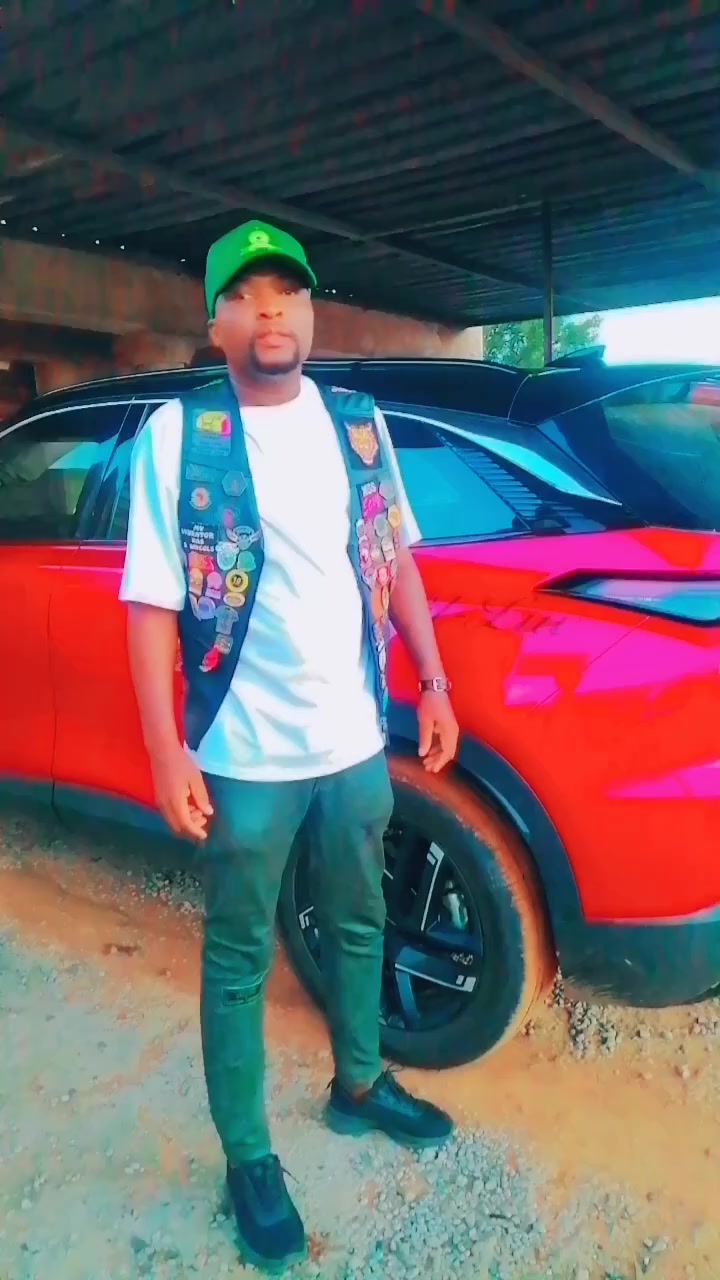 @Tlhalenova Mariri🇿🇦😍