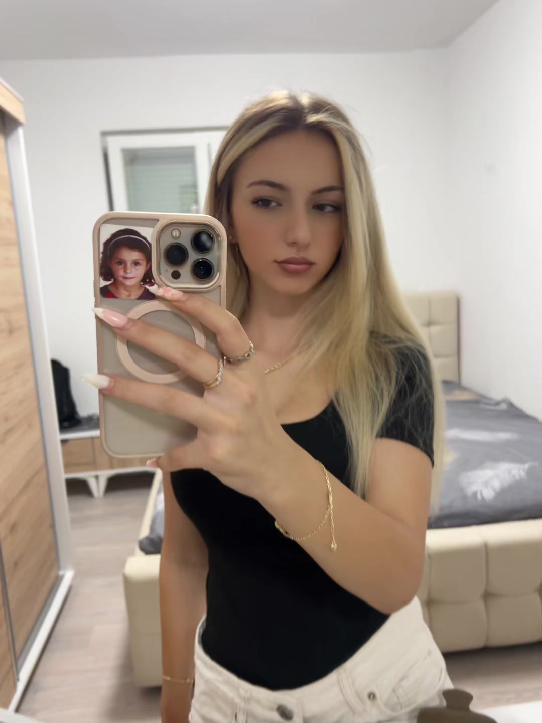 @𝐃𝐨𝐫𝐞𝐧𝐭𝐢𝐧𝐚 💕