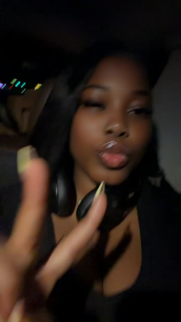 @BeautyByRoxy🫦
