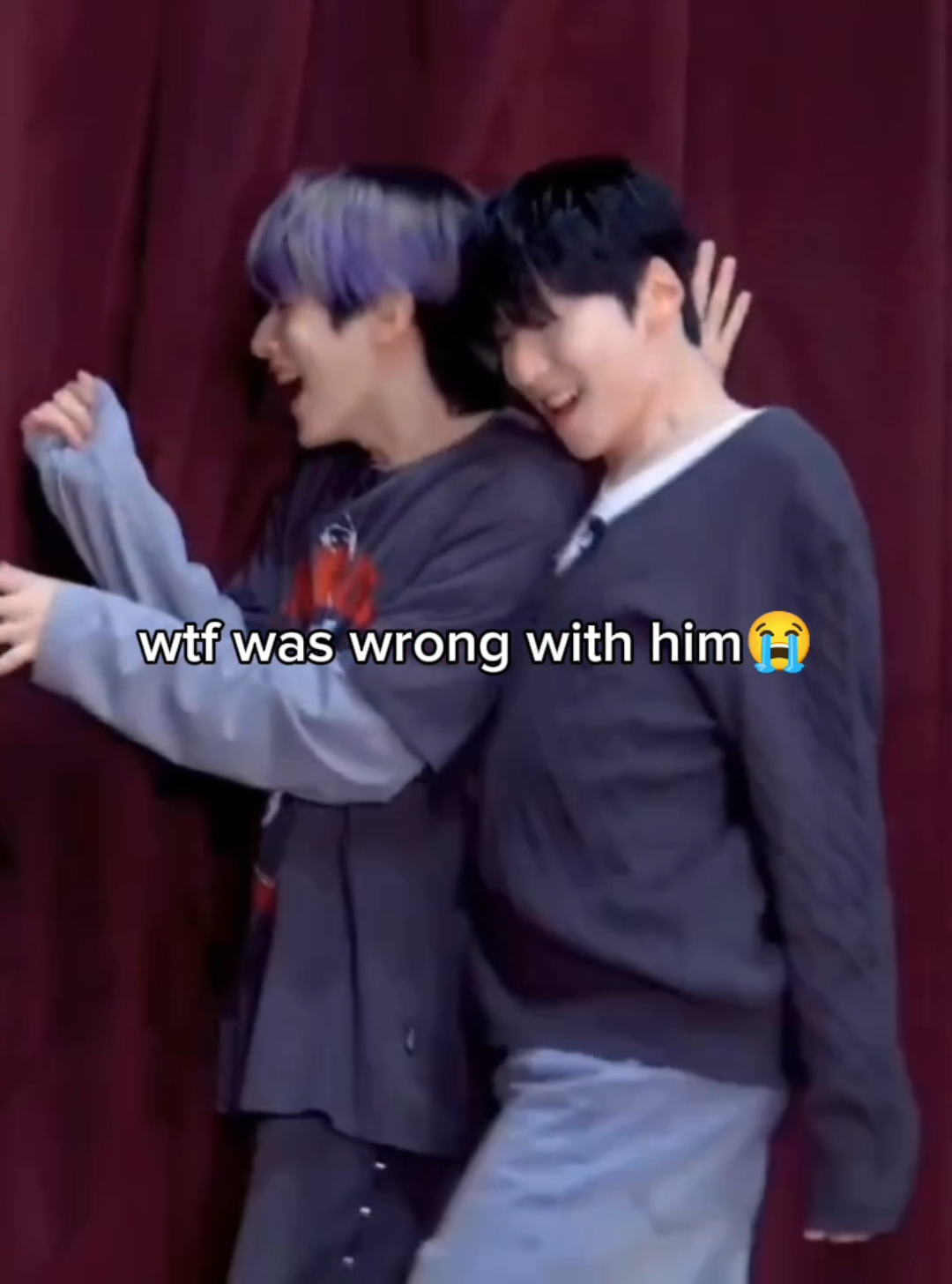 @๐๐๐พ โ
dongju's gf.