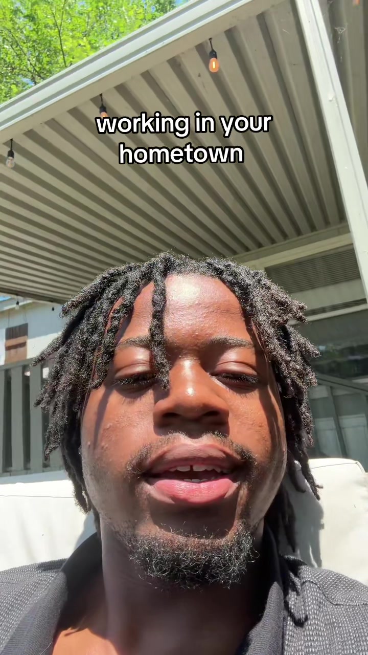 @moyoezzy