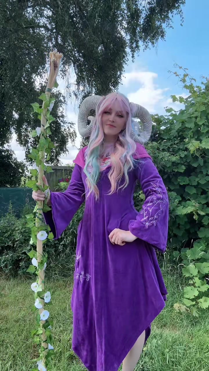@Pixie_Scarlett