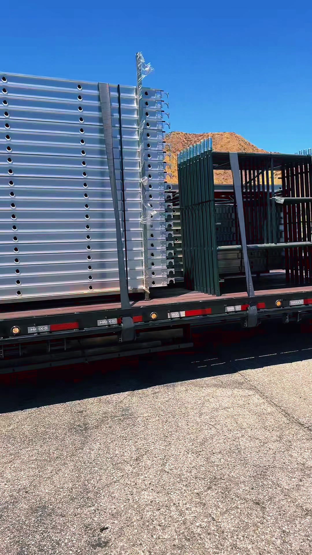 @Straight haulin