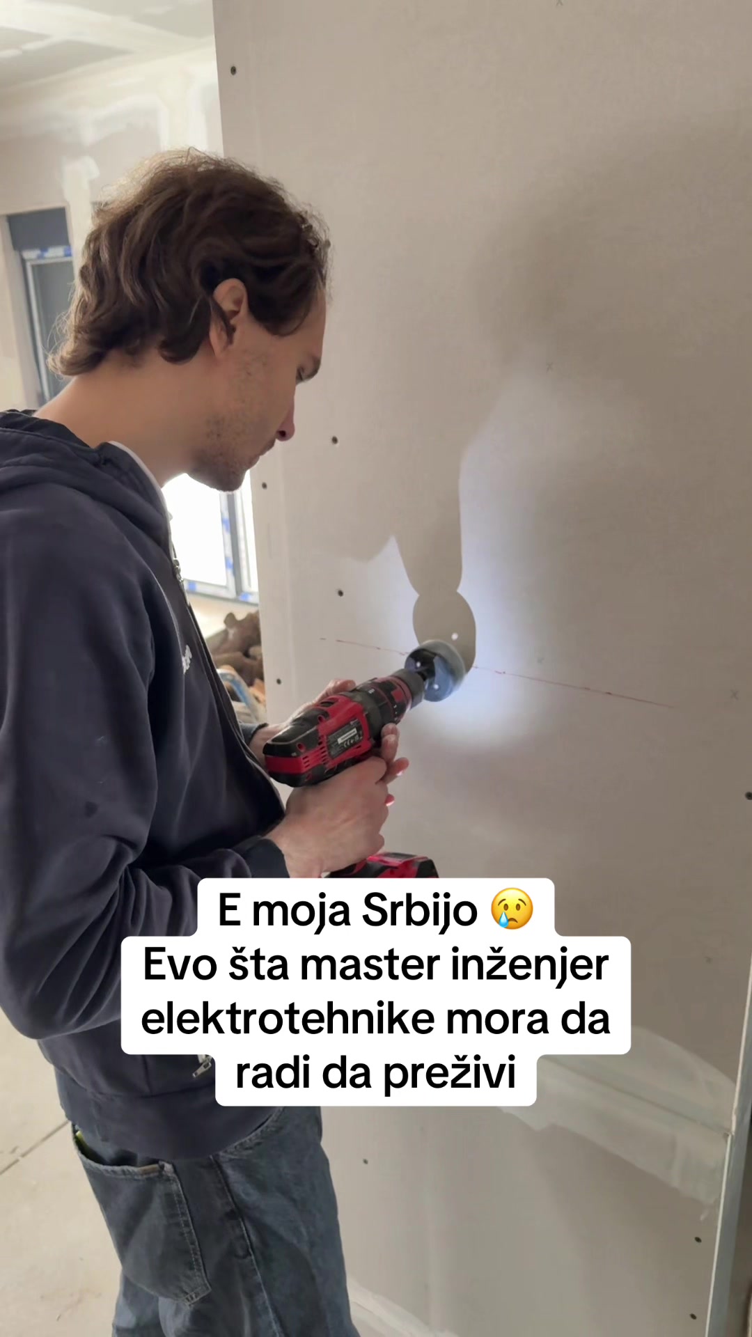 @Maksim Električar