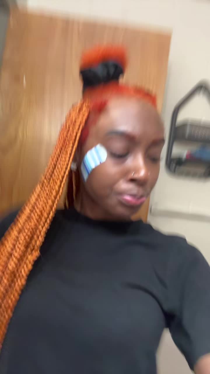 @Nishaa .🥰