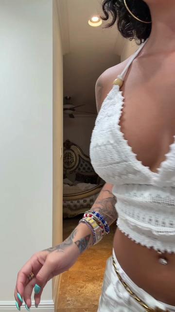 @Malu Trevejo