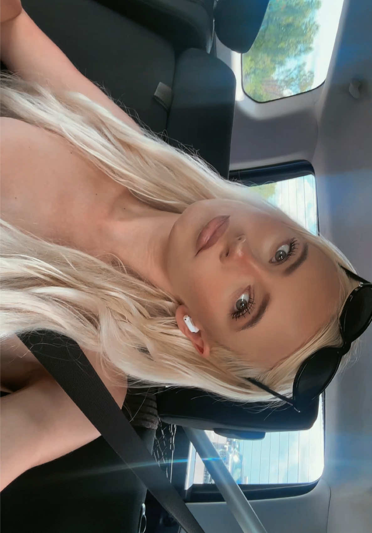 @loveydoveyolivia