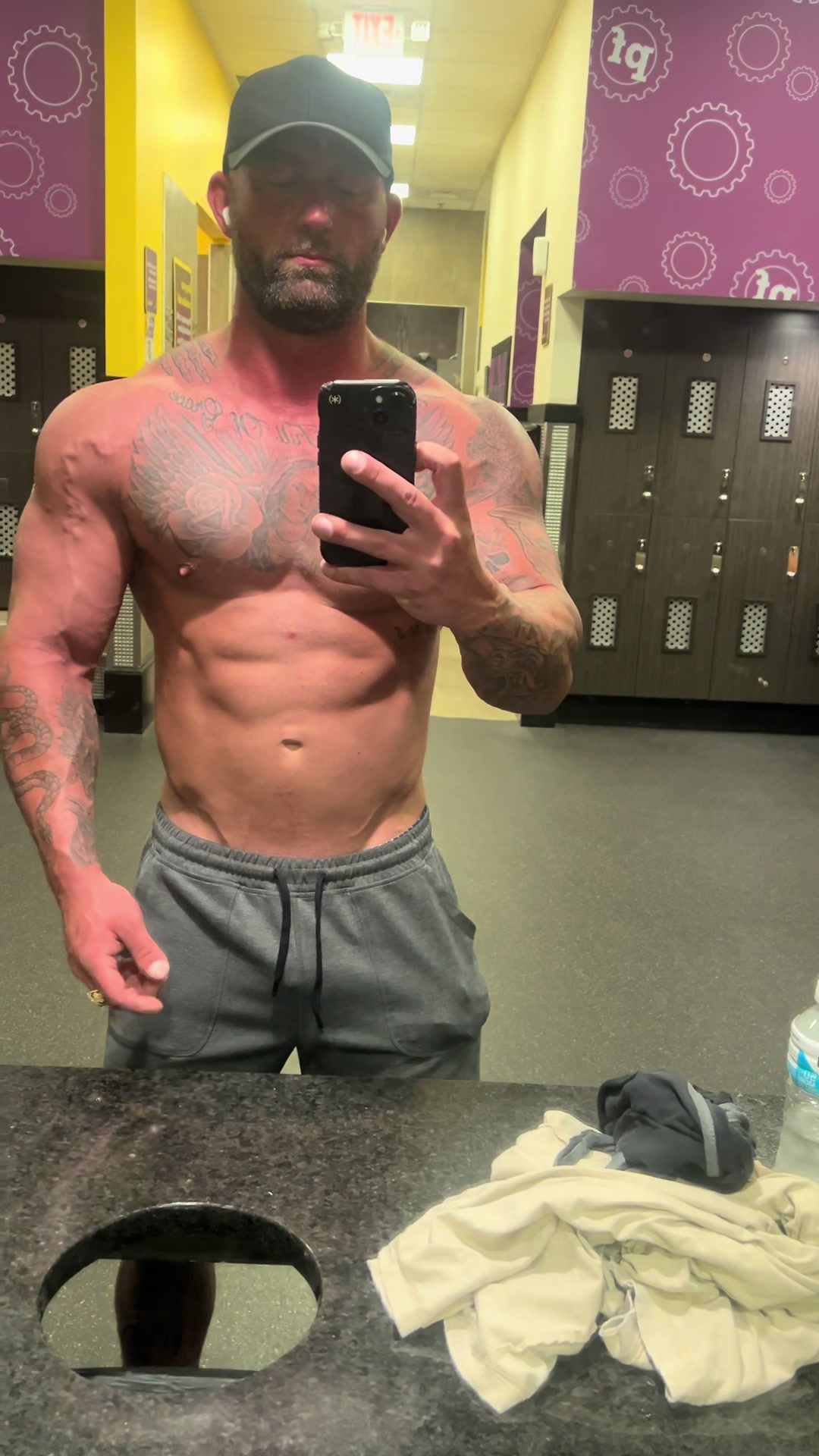 @richieswollerton