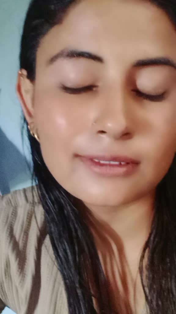 @Naina Kc915