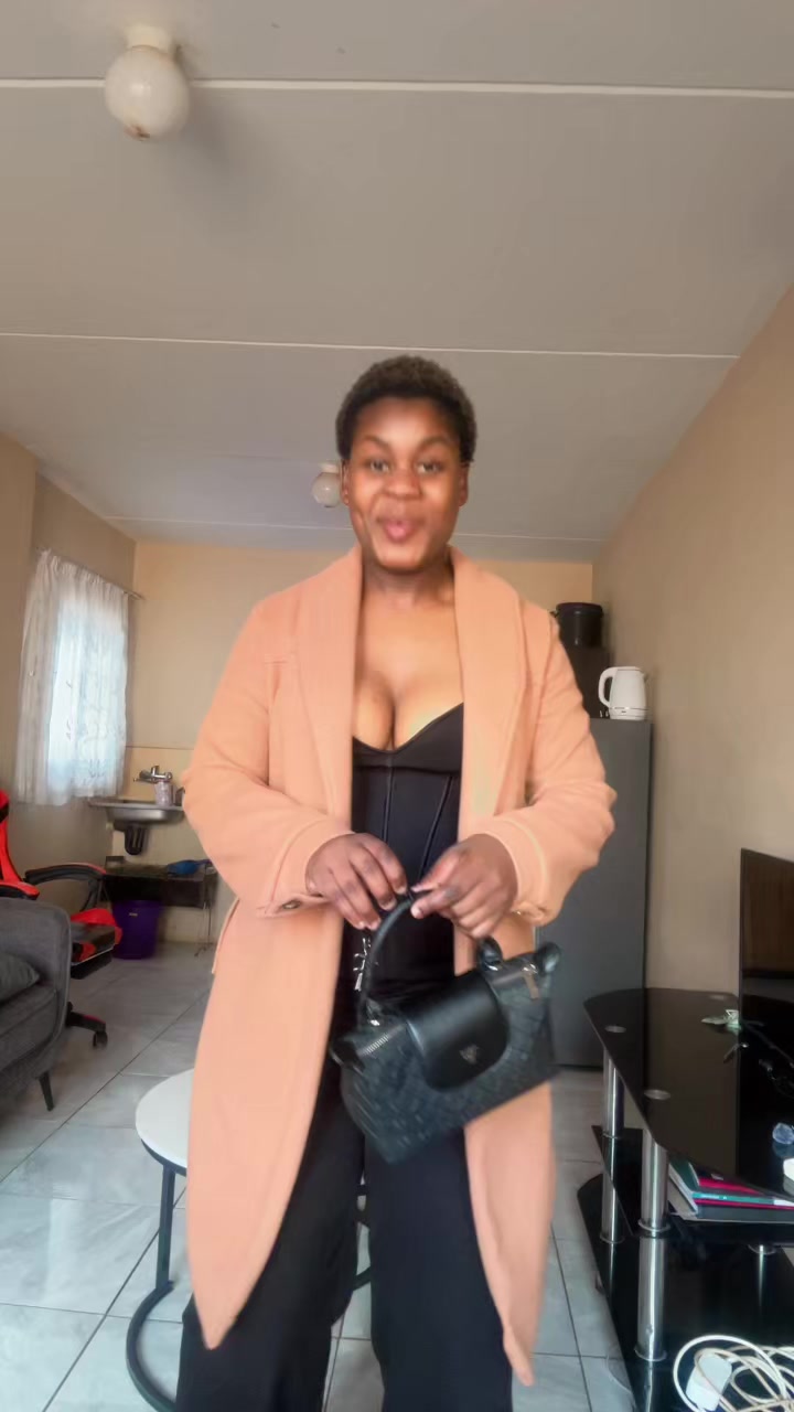 @MakaGuccikay1owes2akekho