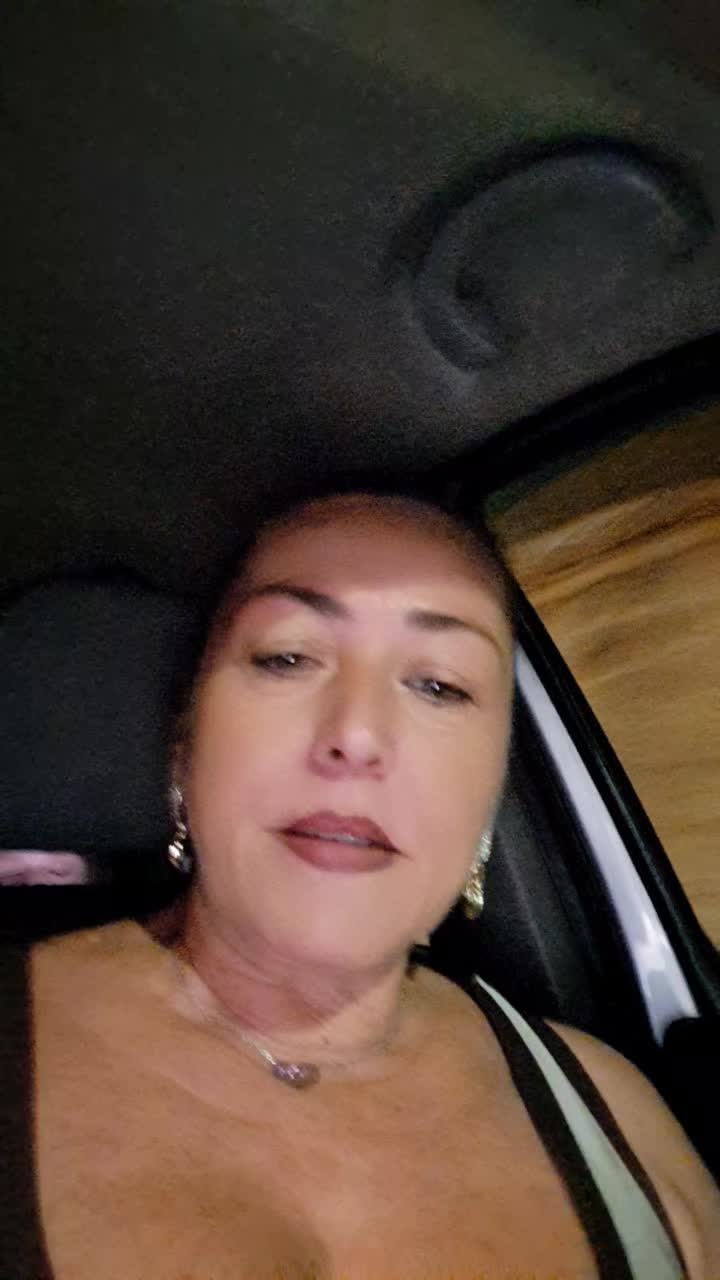 @Flora Guarino433