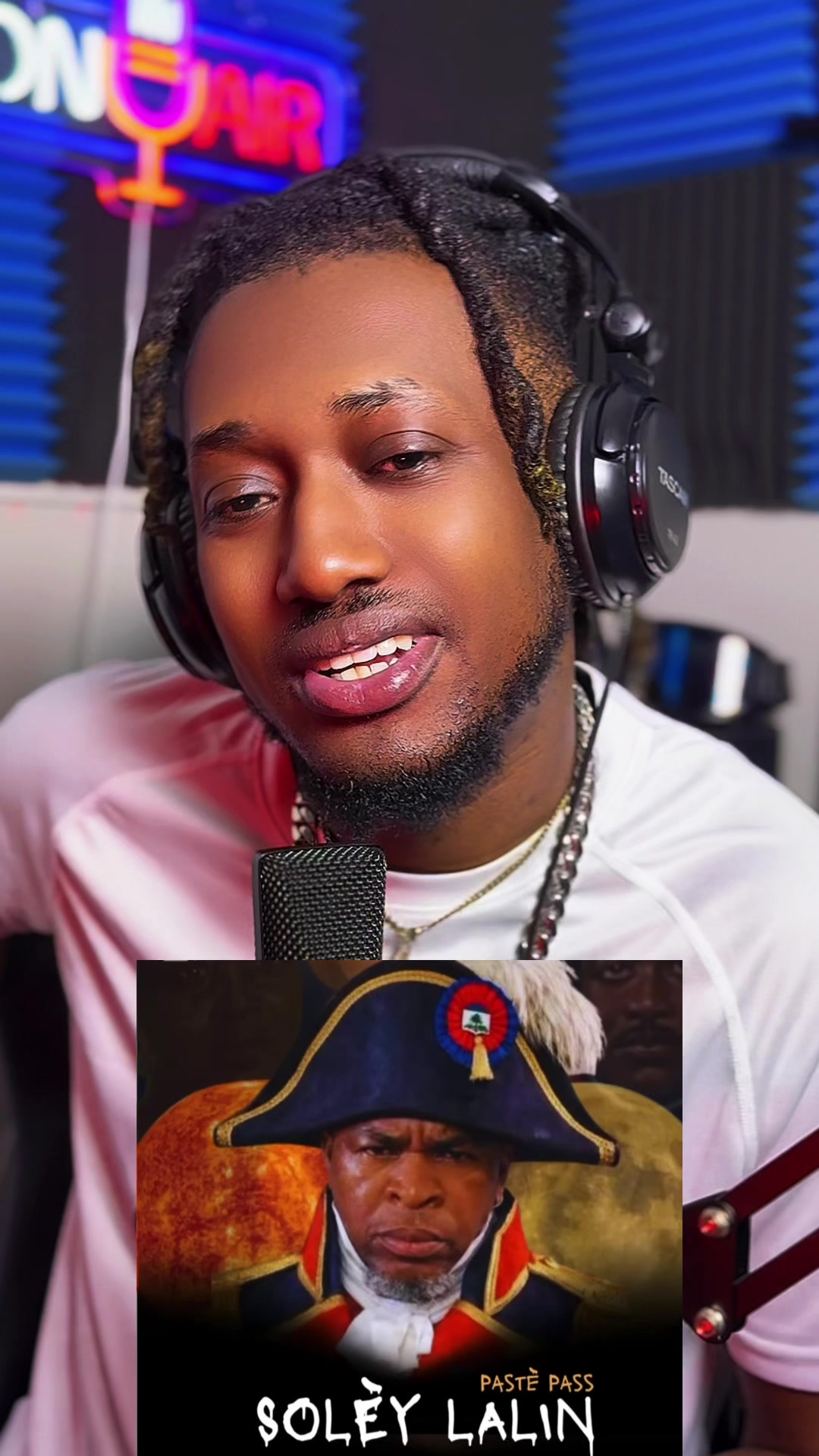 @ℙ𝕪𝕧𝕠 𝕆𝕟 𝕋𝕙𝕖 𝕄𝕚𝕔🎙️