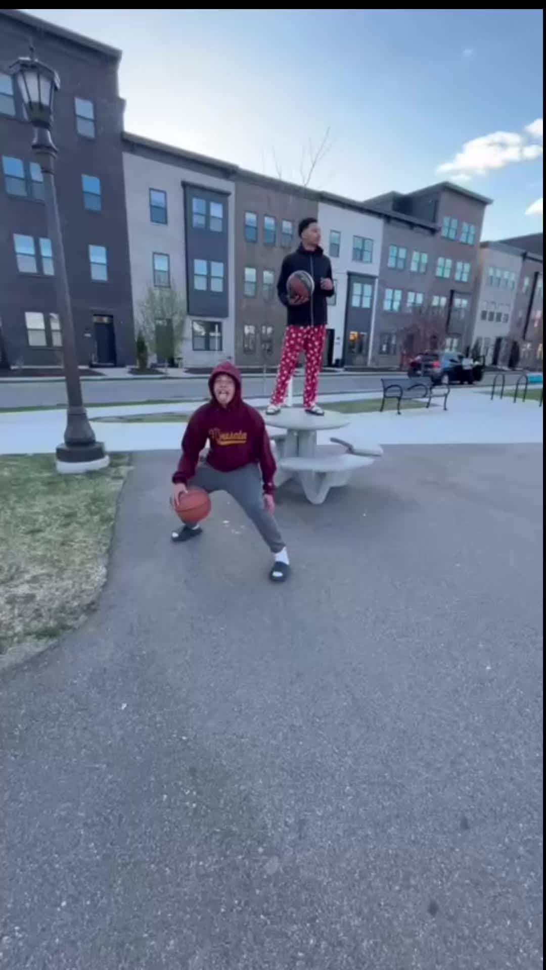 @tonacio_buckets