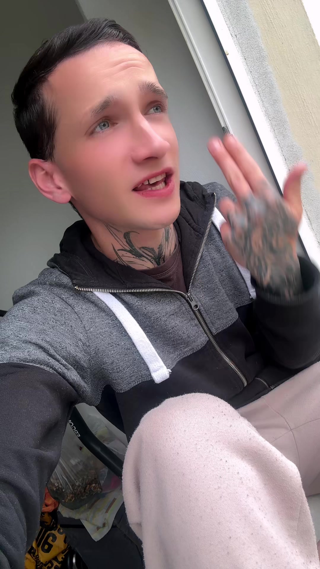 @Itsofficialsimon