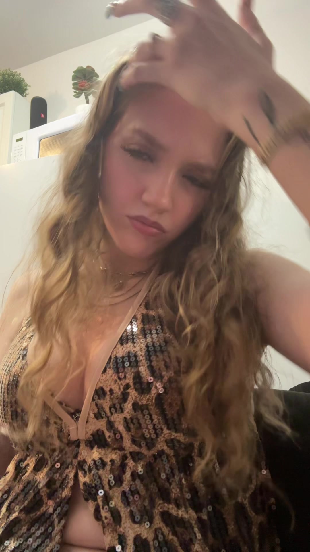 @yomamasofatsheatemyasss