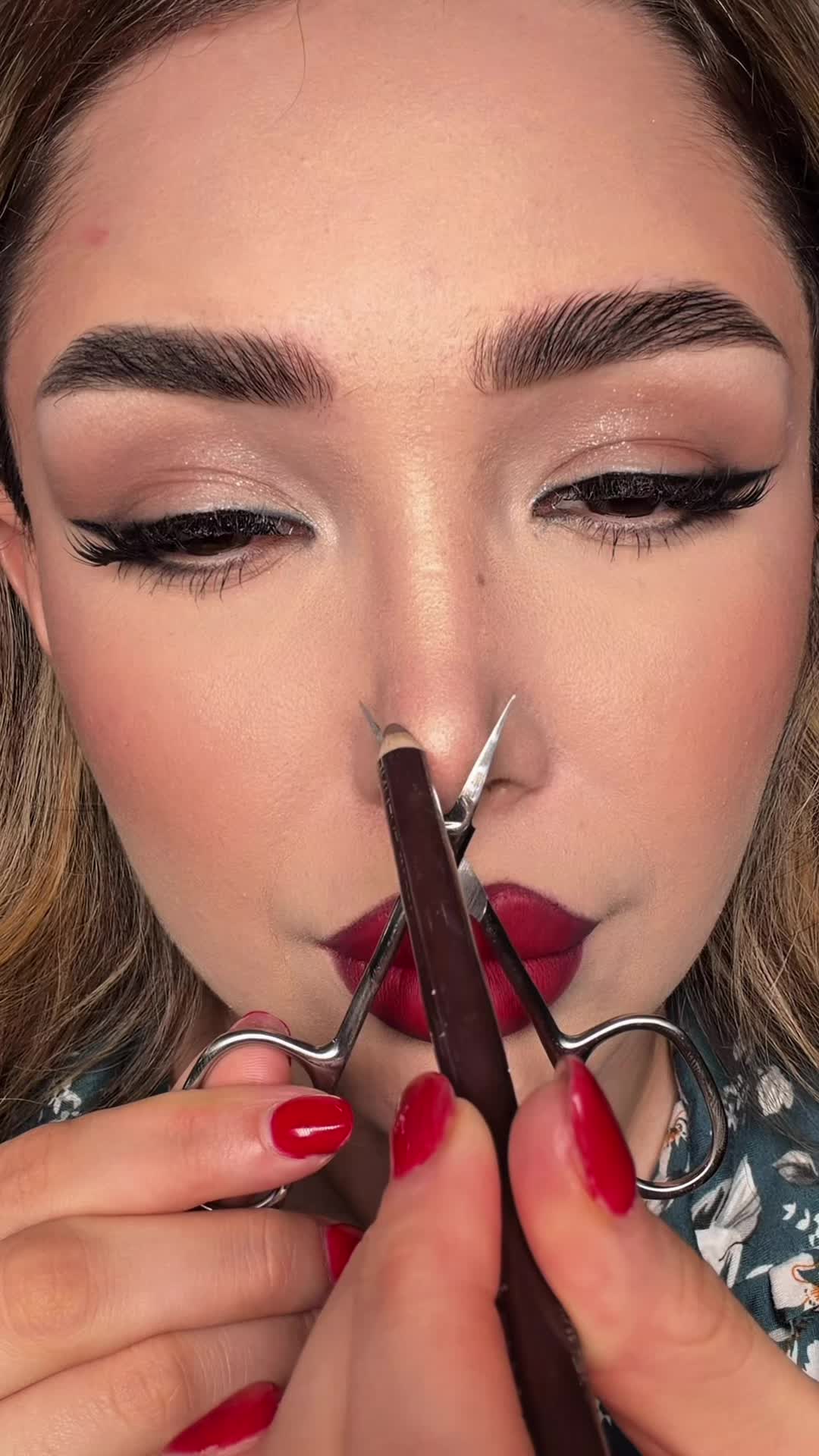 @anisavisage