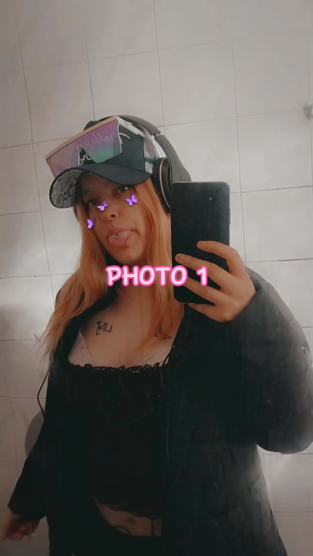 @Vyholdengirl07