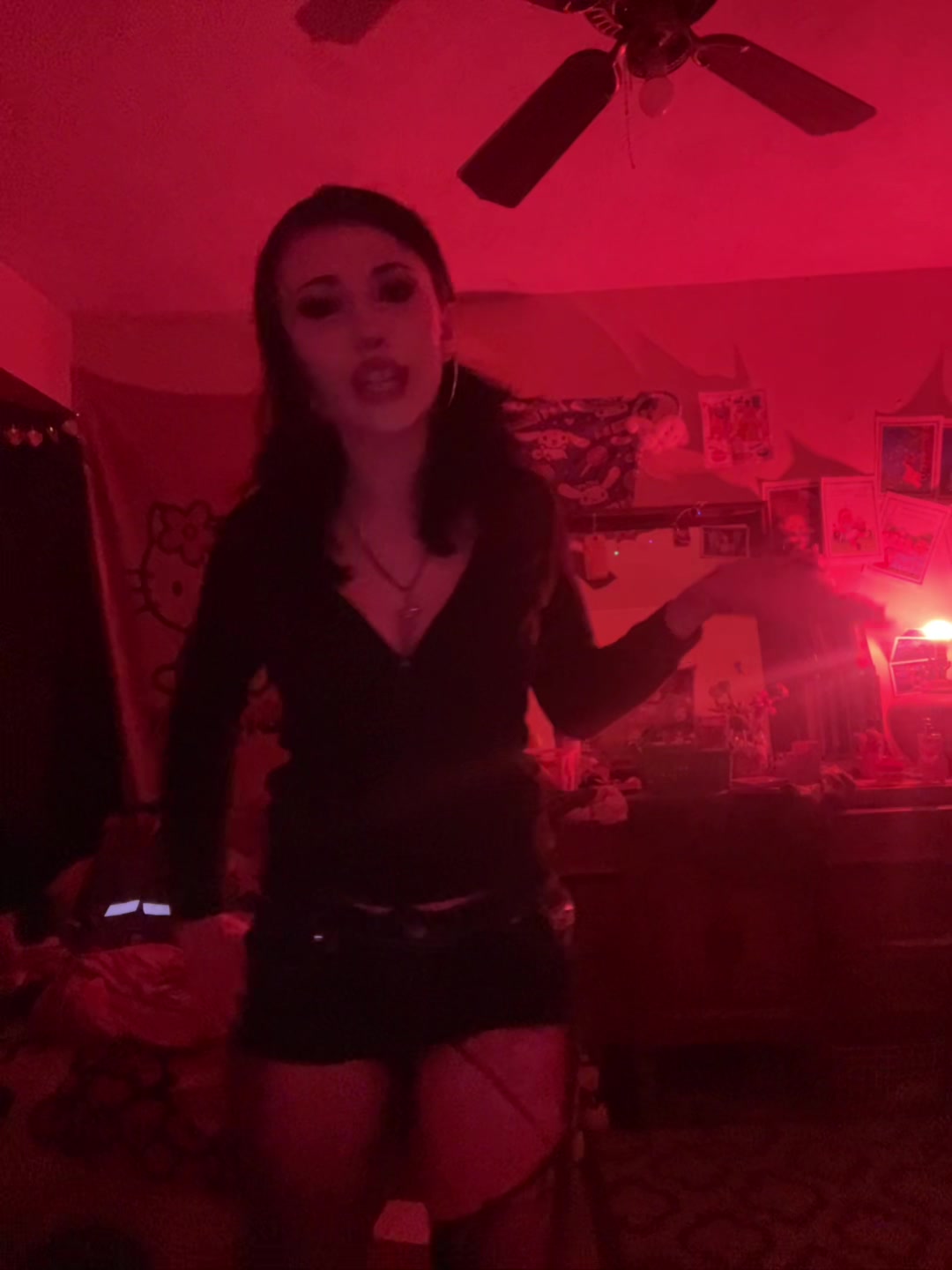 @v4mp_d0llrot4u